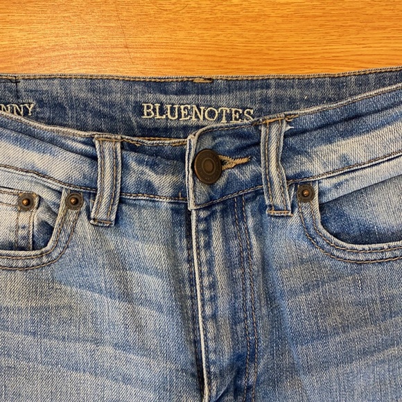 Light Wash High rise Skinny Jeans - Picture 2 of 3